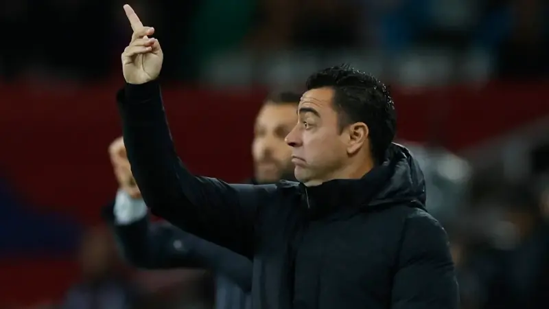 القنوات الناقلة لمباراة برشلونة اليوم ضد إشبيلية في الدوري الإسباني.. الظهور الأخير لتشافي