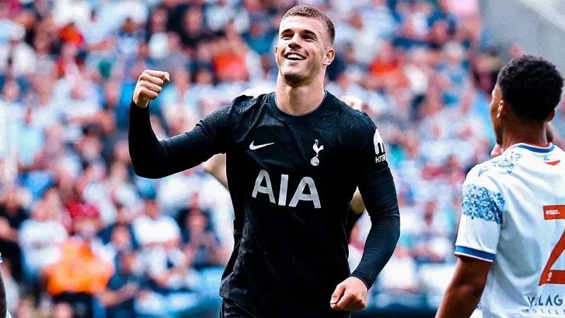 القنوات الناقلة لمباراة توتنهام ضد لوتون تاون الودية اليوم مع الموعد والتشكيلة