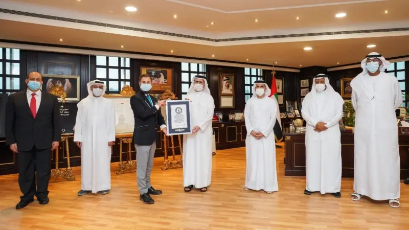 دبي تعزز ريادتها عالميًا مع أقل مدة انقطاع للكهرباء في 2025