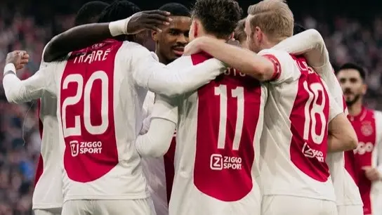 القنوات الناقلة لمباراة أياكس ضد أيندهوفن في الدوري الهولندي مع الموعد والتشكيلة