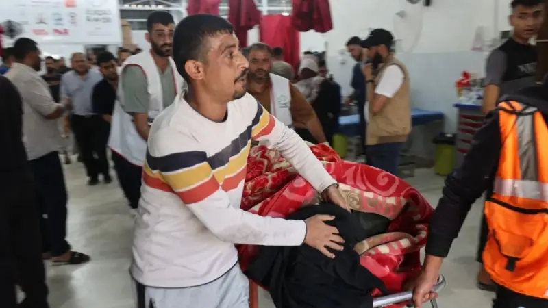 الطبيبة الفلسطينية التي فقدت أطفالها التسعة.. من هي الدكتورة آلاء النجار؟