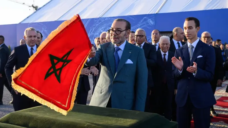 صور - العاهل المغربي يطلق مصنع سافران لمحركات الطائرات