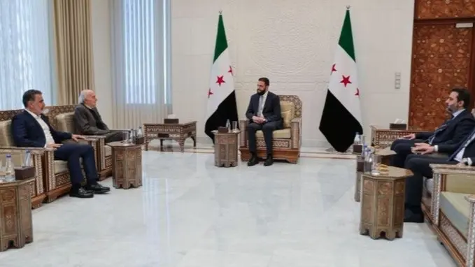الحزب التقدمي الاشتراكي يكشف تفاصيل لقاء الشرع وجنبلاط بدمشق