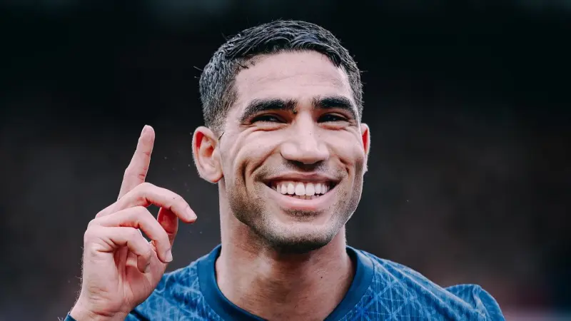 صور - افتتاح مطعم أشرف حكيمي بالدار البيضاء بحضور نجوم الكرة والفن