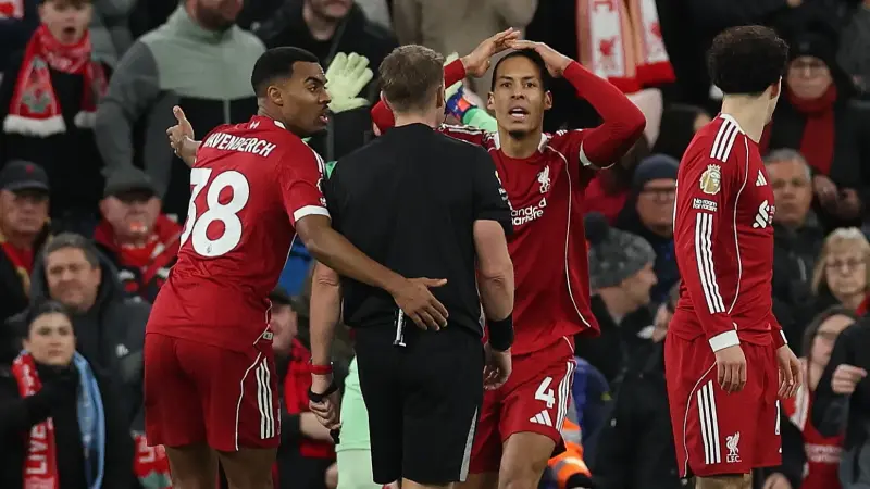 فان دايك يدعو لاعبي ليفربول لتجاوز الخسارة أمام مانشستر سيتي