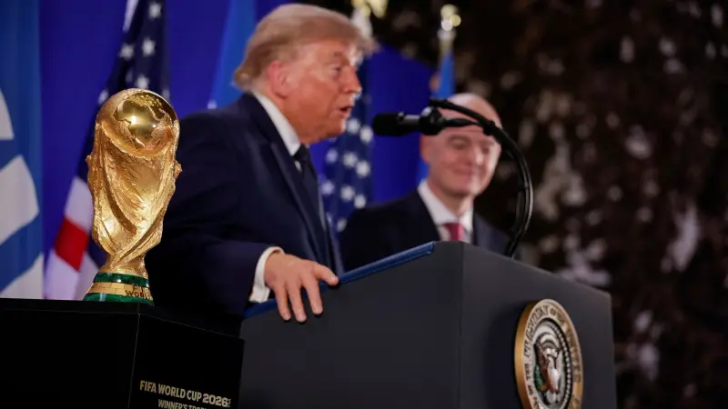 كأس العالم 2026 - ترامب ينتقد "تكتيك" توخيل في مباراة إنجلترا ضد الأرجنتين