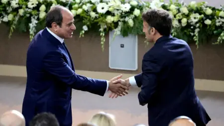 related_news_inside_blogsالسيسي وماكرون يبحثان في الإسكندرية تطورات القضايا الإقليمية