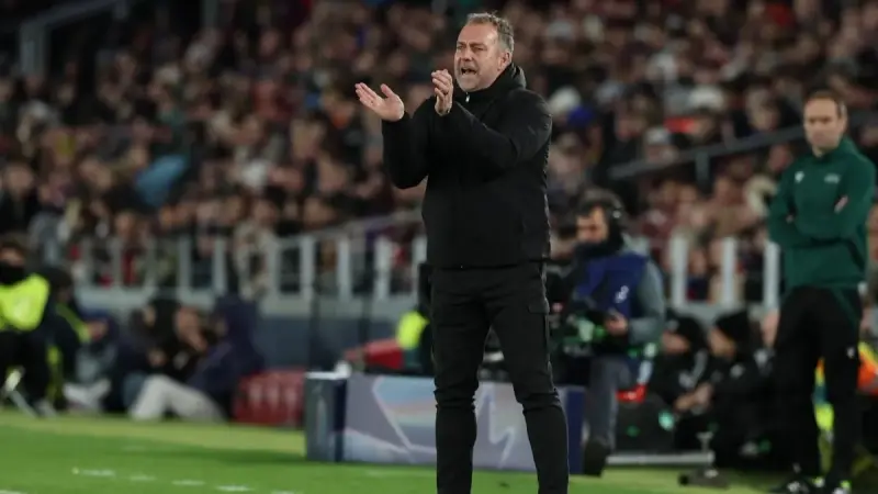 فليك يعلق على إصابة رافينيا ويرفض الحديث عن مستقبل ليفاندوفسكي