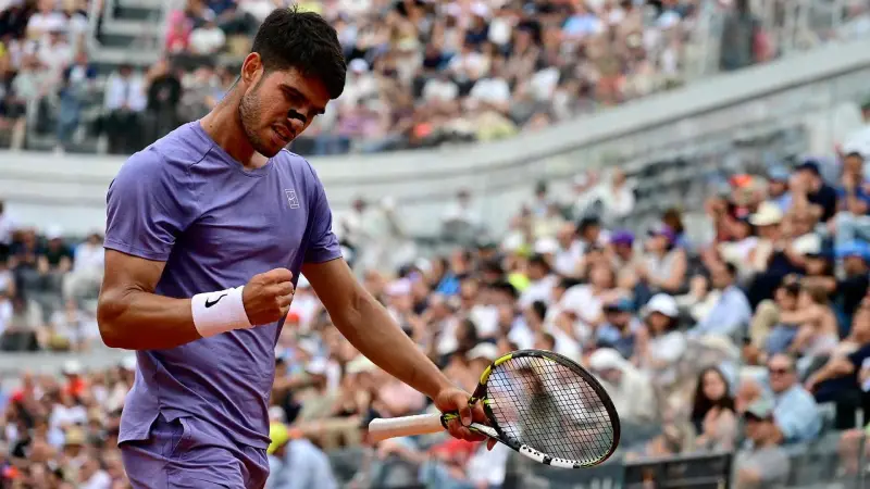 دورة روما - ألكاراز يبلغ نصف النهائي وزفيريف وسابالينكا يودعان البطولة