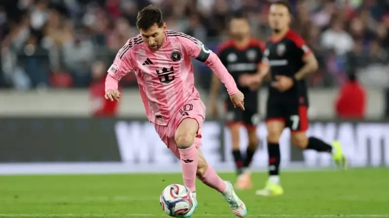 القنوات الناقلة لمباراة إنتر ميامي ضد شارلوت اليوم في الدوري الأميركي مع الموعد والتشكيلة