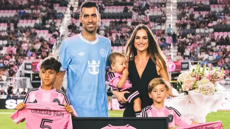 مؤثر.. ميسي وغوارديولا يودعان بوسكيتس بعد إعلان اعتزاله