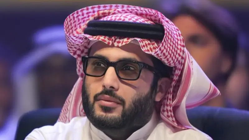 تركي آل الشيخ يفتح أبواب العالمية أمام معلق مصري.. ما القصة؟