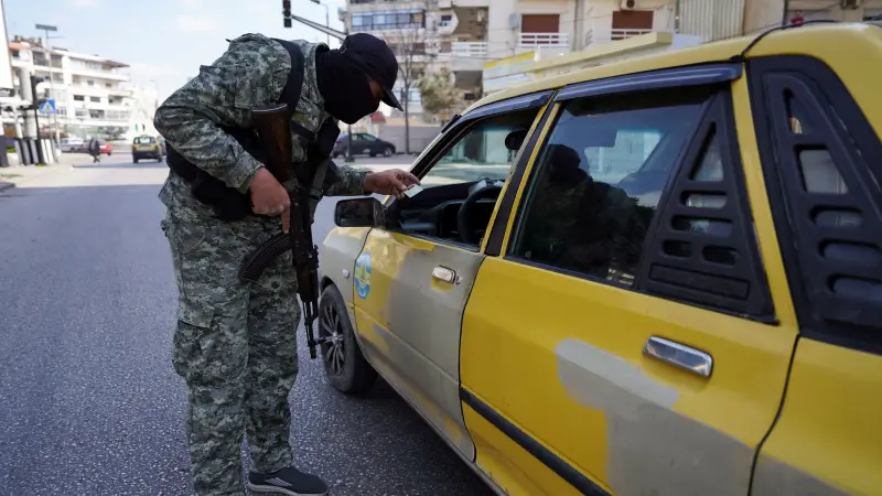 الداخلية السورية: تفكيك خلية إرهابية مرتبطة برامي مخلوف