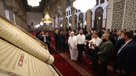 related_news_inside_blogsفيديو – ماكرون يتجول في أروقة الجامع الأموي بدمشق رفقة الشرع