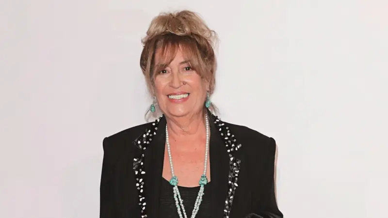 فيديو - منى واصف تكشف سر عدم زواجها مرة ثانية