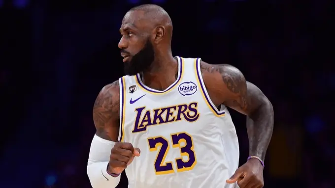 دوري كرة السلة الأميركي - ليبرون جيمس رابع لاعب يصل إلى 12 ألف تمريرة حاسمة