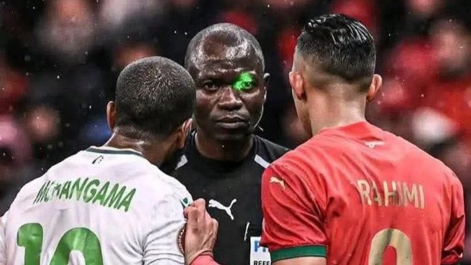 حكم مباراة المغرب والسنغال اليوم.. من هو جان جاك ندالا؟ 