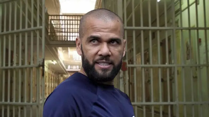 بعد تأخر جمعها.. داني ألفيش يدفع الكفالة ويغادر السجن بشروط قاسية