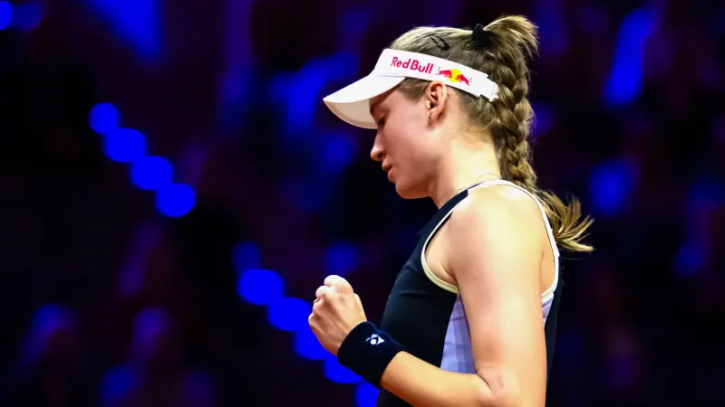 إلينا ريباكينا تواصل بداية موسمها الرائعة وتتوّج بلقب شتوتغارت