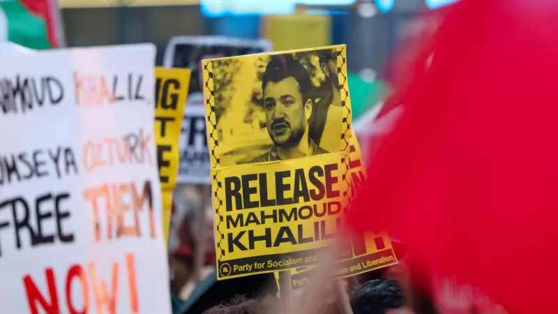 قاض أميركي يأمر بالإفراج عن ناشط مؤيد للفلسطينيين