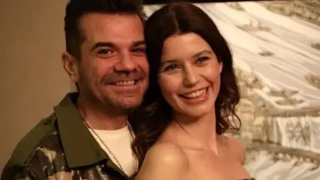 هل تنتظر بيرين سات مولودها الأول؟ ظهورها الأخير مع زوجها يثير الجدل