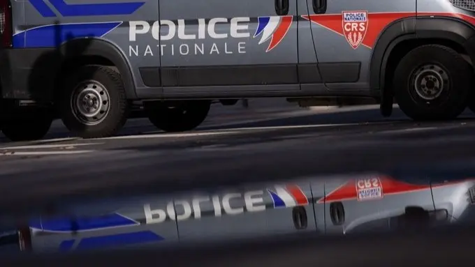 مسلح يقتل شخصا ويتسبب بجرح 4 في ضواحي باريس