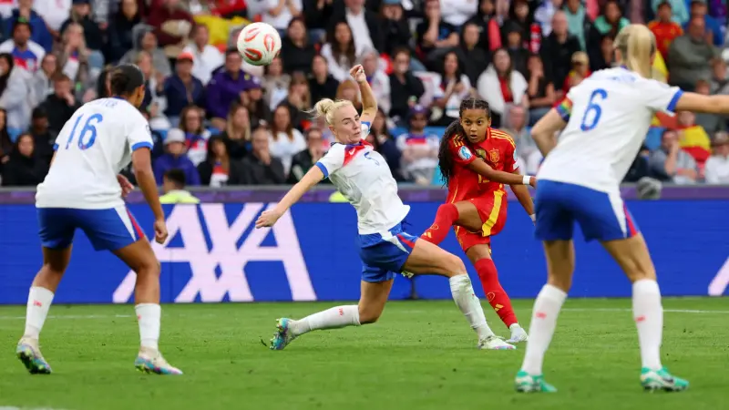 إنجلترا تثأر من إسبانيا وتحرز لقب أمم أوروبا للسيدات للمرة الثانية