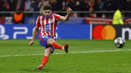 related_news_inside_blogsأتلتيكو مدريد يهاجم برشلونة بسبب جوليان ألفاريز