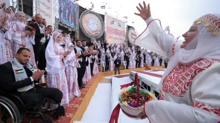 related_news_inside_blogs"الفارس الشهم 3" تنظم عرساً جماعياً كبيراً في قطاع غزة