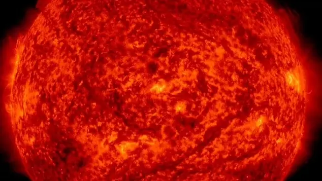 عاصفة مغناطيسية تضرب الأرض.. ما القصة؟