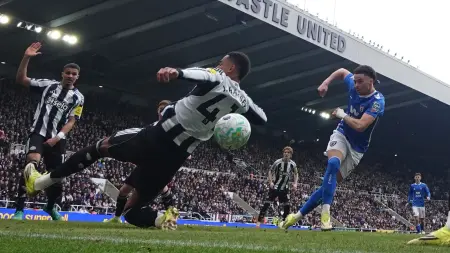 related_news_inside_blogsتوقيف مشجع إنجليزي بسبب إساءة عنصرية في البريميرليغ.. ما القصة؟