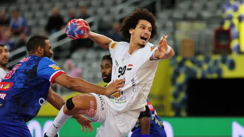 تفاصيل تعاقد الأهلي المصري مع علي زين قبل السوبر الإفريقي لكرة اليد