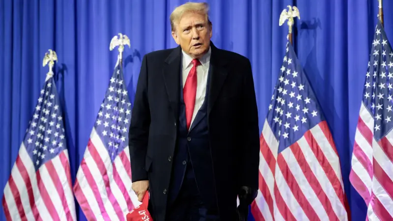 كلينتون: ترامب سينسحب من "الناتو" إذا عاد إلى البيت الأبيض