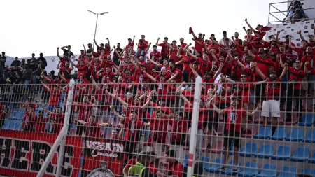 related_news_inside_blogsفيديو - تأجيل انطلاق مباراة أولمبيك أسفي واتحاد العاصمة الجزائري بسبب اقتحام الجماهير للملعب