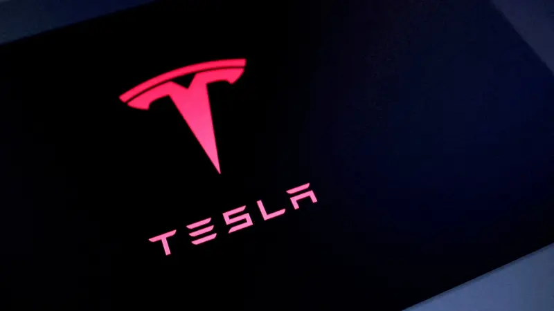 تيسلا تغير نموذج عملها.. القيادة الذاتية تتحول إلى اشتراك شهري