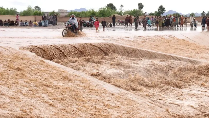 رقم مفزع.. ارتفاع حصيلة ضحايا الفيضانات في أفغانستان