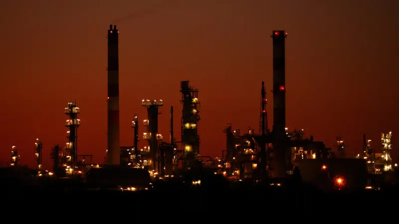 أسعار النفط اليوم.. هل يبدأ الخام في فقدان علاوة الخوف؟