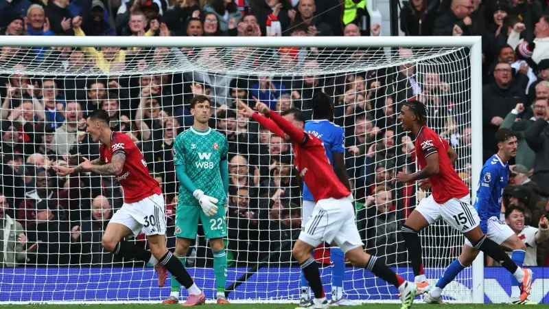 الدوري الإنجليزي - مانشستر يونايتد يتفوق على سندرلاند في مباراة أموريم الـ50