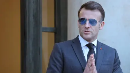 related_news_inside_blogsتهنئة دبلوماسية أم لقطة استعراضية؟ جدل حول صورة ماكرون مع مودي