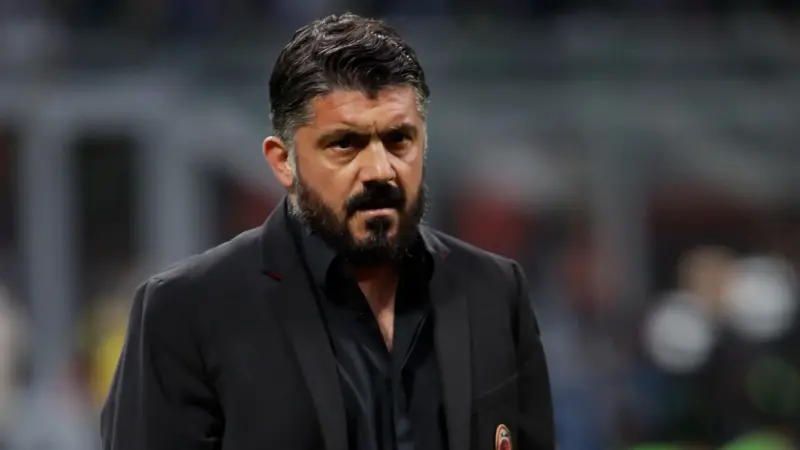 جينارو غاتوزو يحلق لحيته بعد 20 عاما.. ما السبب؟