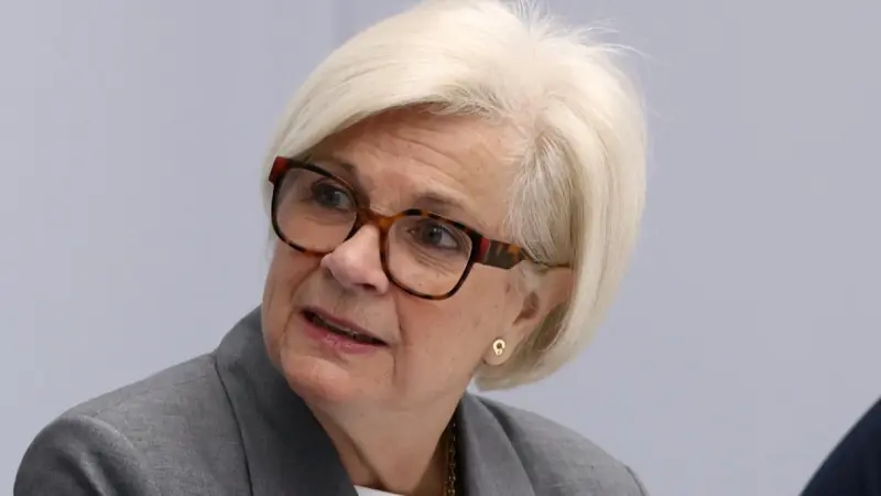 وزيرة القوات المسلحة الفرنسية تهاجم "حزب الله": أخطأ بحق لبنان