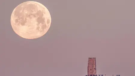 related_news_inside_blogsقمر الذئب يضيء سماء يناير 2026.. أول قمر مكتمل في العام