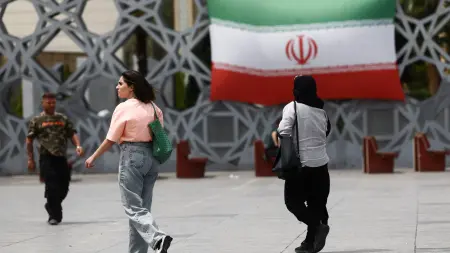 related_news_inside_blogs60 يوما من العزلة.. ما سبب استمرار انقطاع الإنترنت في إيران؟