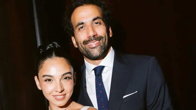 صور - لديه ابنة.. من هو إدريس عبد العزيز زوج سلمى أبو ضيف؟