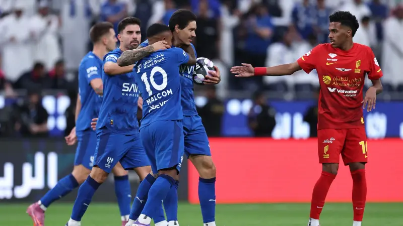 القنوات الناقلة لمباراة الهلال ضد الخلود اليوم في دوري "روشن" السعودي مع الموعد