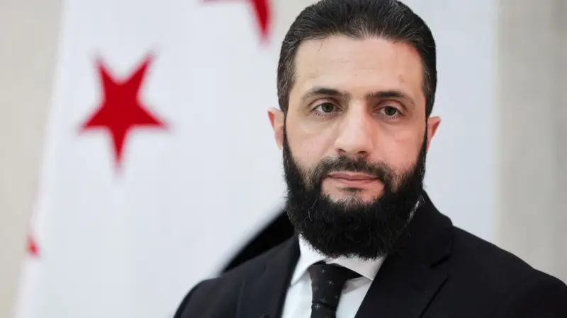 إعلام إسرائيلي يطلق شائعة مقتل أحمد الشرع.. ما القصة؟