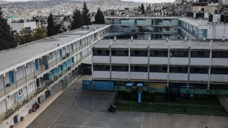 أسلاك المستوطنين تمنع وصول تلاميذ إلى مدرستهم بالضفة الغربية