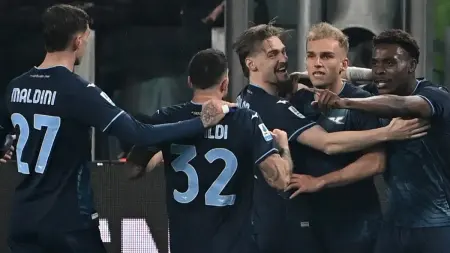 related_news_inside_blogsكأس إيطاليا - لاتسيو يطيح حامل اللقب ويُكمل عقد المتأهلين إلى نصف النهائي