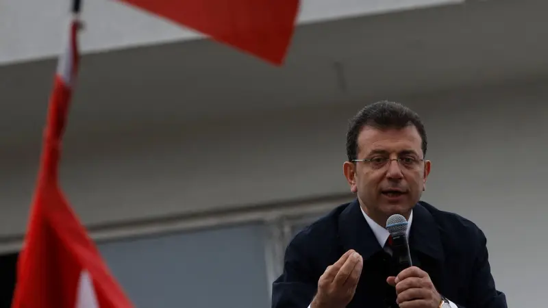 إمام أوغلو من سجنه يطالب بالتحقيق في ثروات السياسيين الأتراك