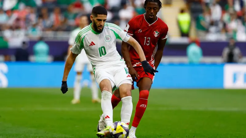 بث مباشر - مباراة الجزائر ضد البحرين في كأس العرب 2025 لحظة بلحظة